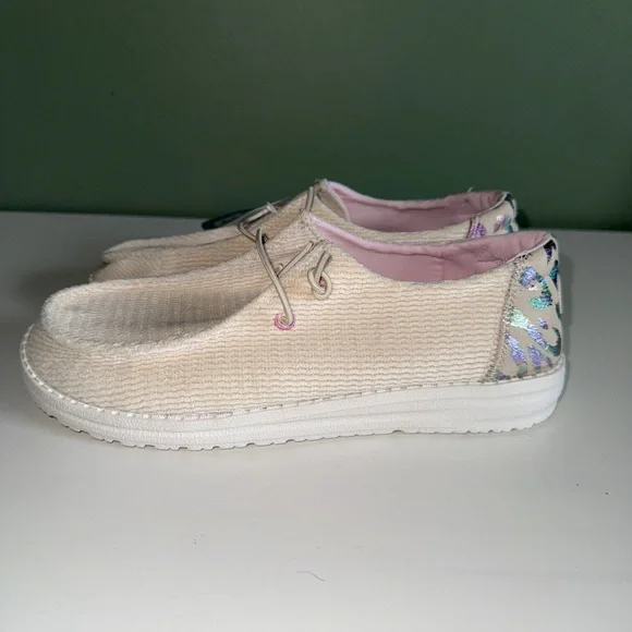 NEW Hey Dude Women’s Wendy Corduroy Leo - Picture 5 of 6